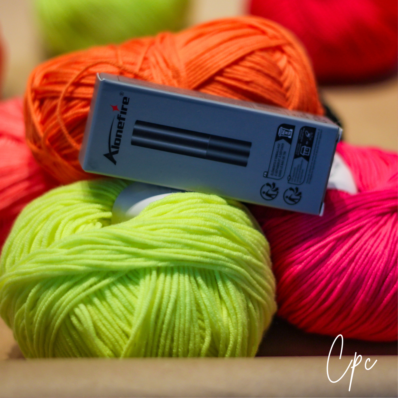 UV Yarn Kit